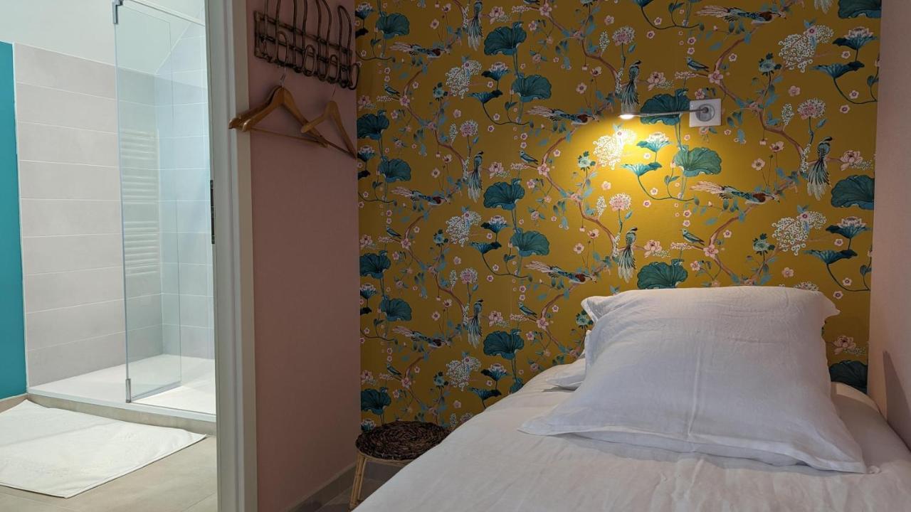 L'Orcheran Bed & Breakfast Vielverge Bagian luar foto